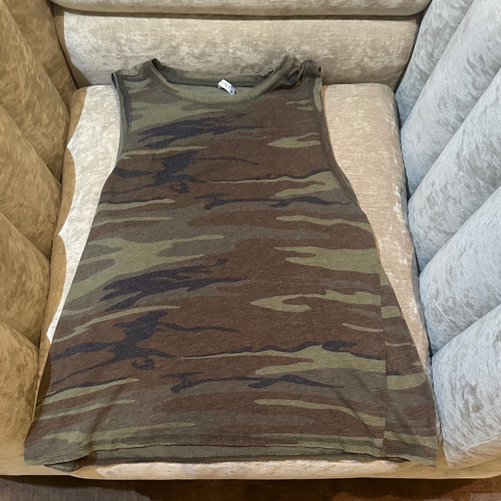 Z supply camo tank size medium